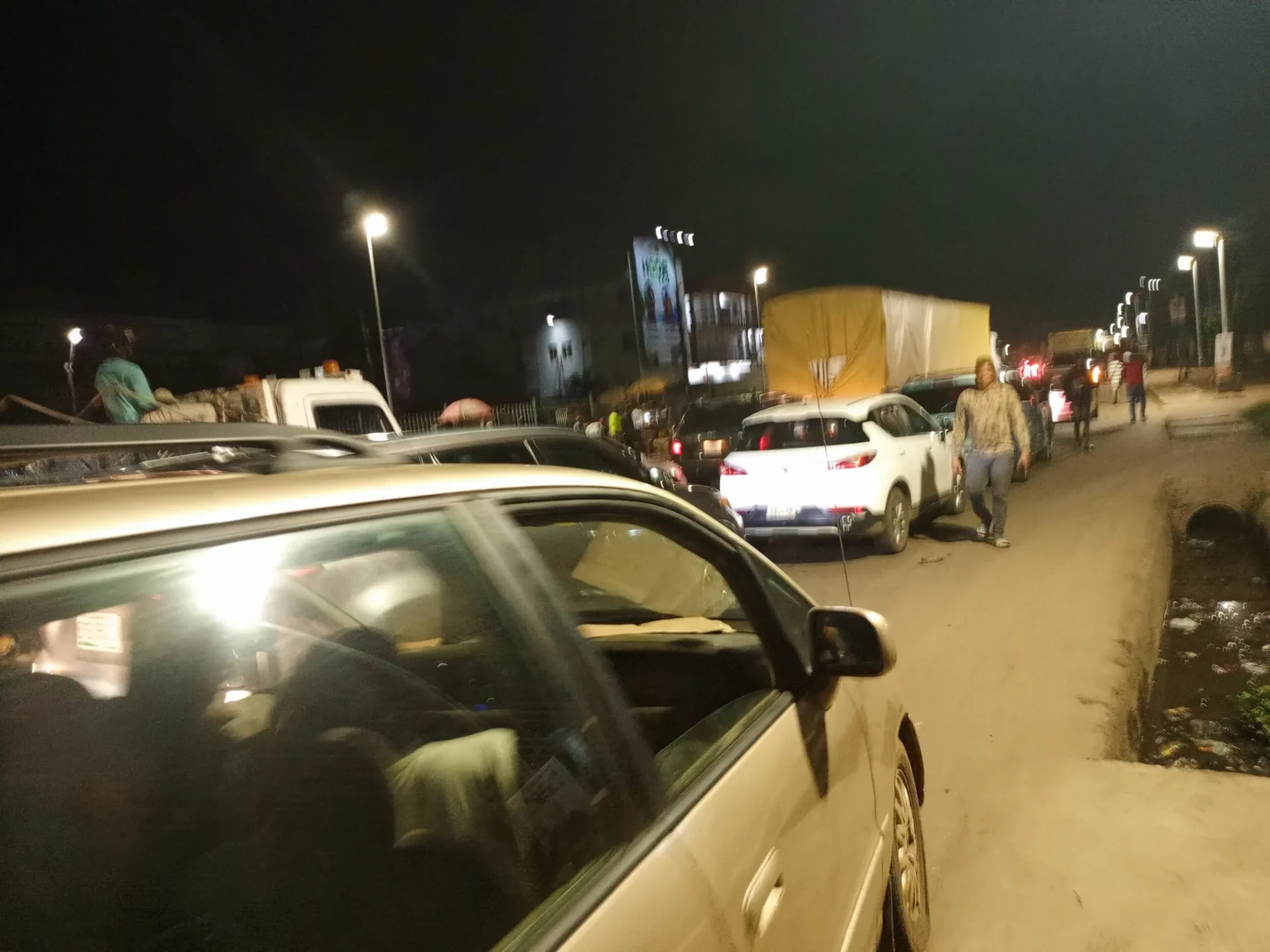 Nightmare As Motorists Strands on Lateef Jakande Road Berger for Over 3 Hours